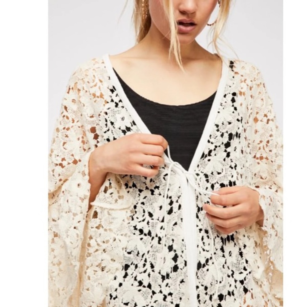 Free People crochet lace tunic / robe / coverup ๐ - Picture 6 of 9